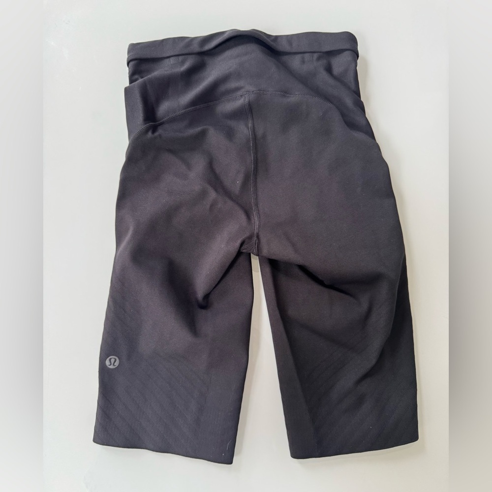 Lululemon SenseKnit Running High-Rise Short 10" - Size 2